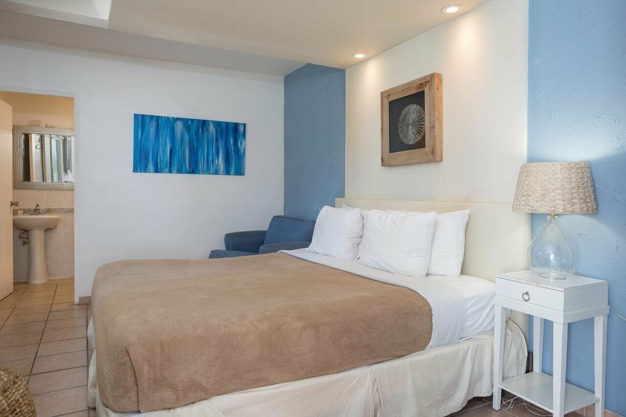 Фото Tres Palmas Inn