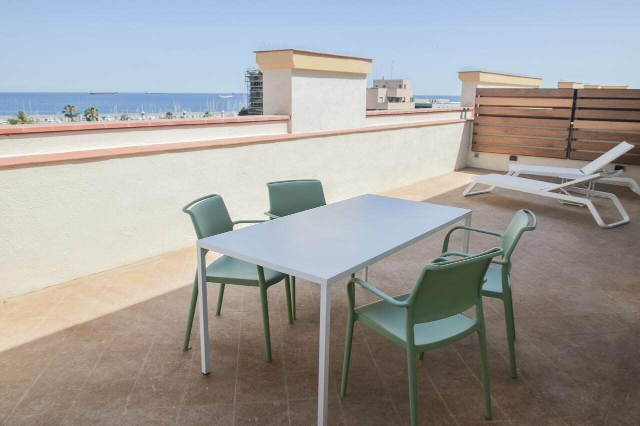 Фото Port Plaza Apartments