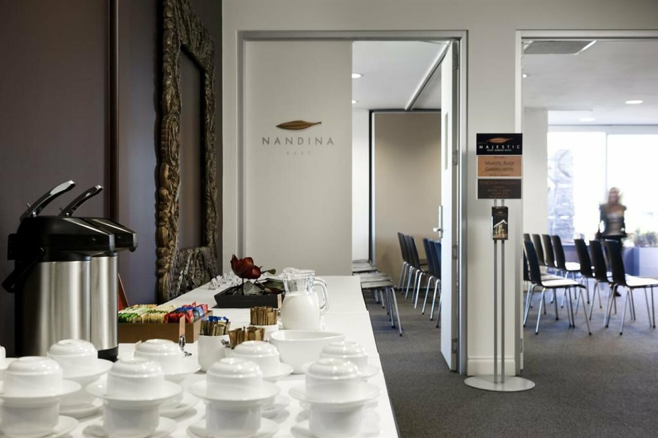 Фото Majestic Roof Garden Hotel