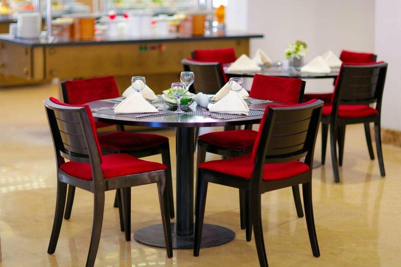 Фото Tolip Family Park Hotel