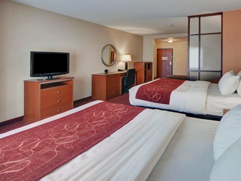 Фото Quality Suites Near Cedar Creek Lake