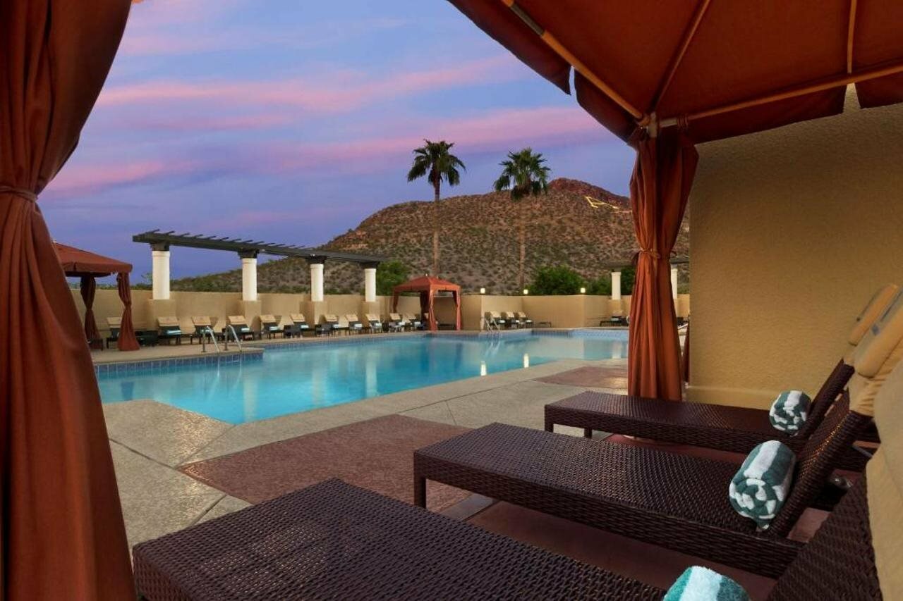 Фото Tempe Mission Palms, a Destination by Hyatt Hotel