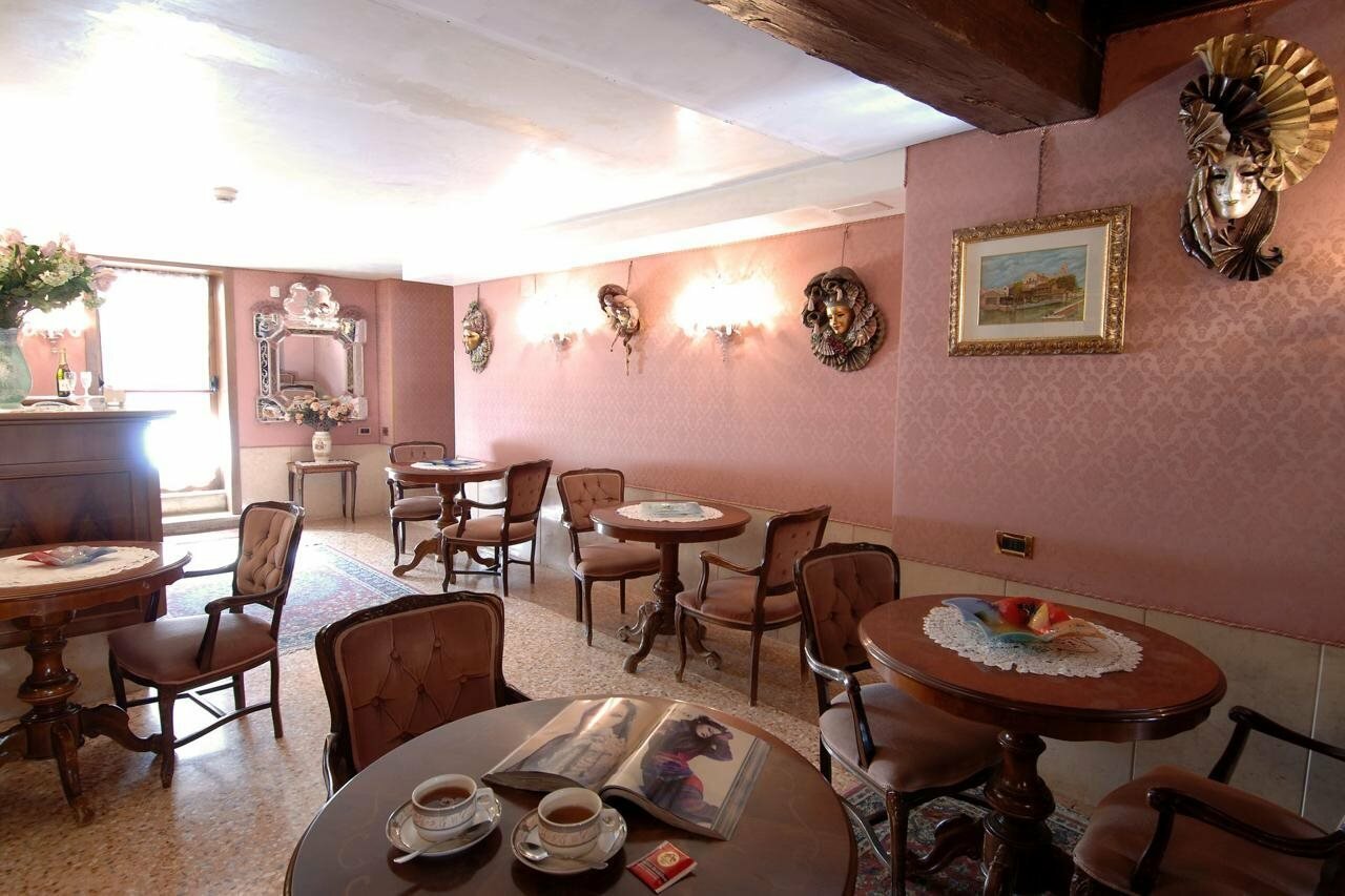 Фото Hotel Canal