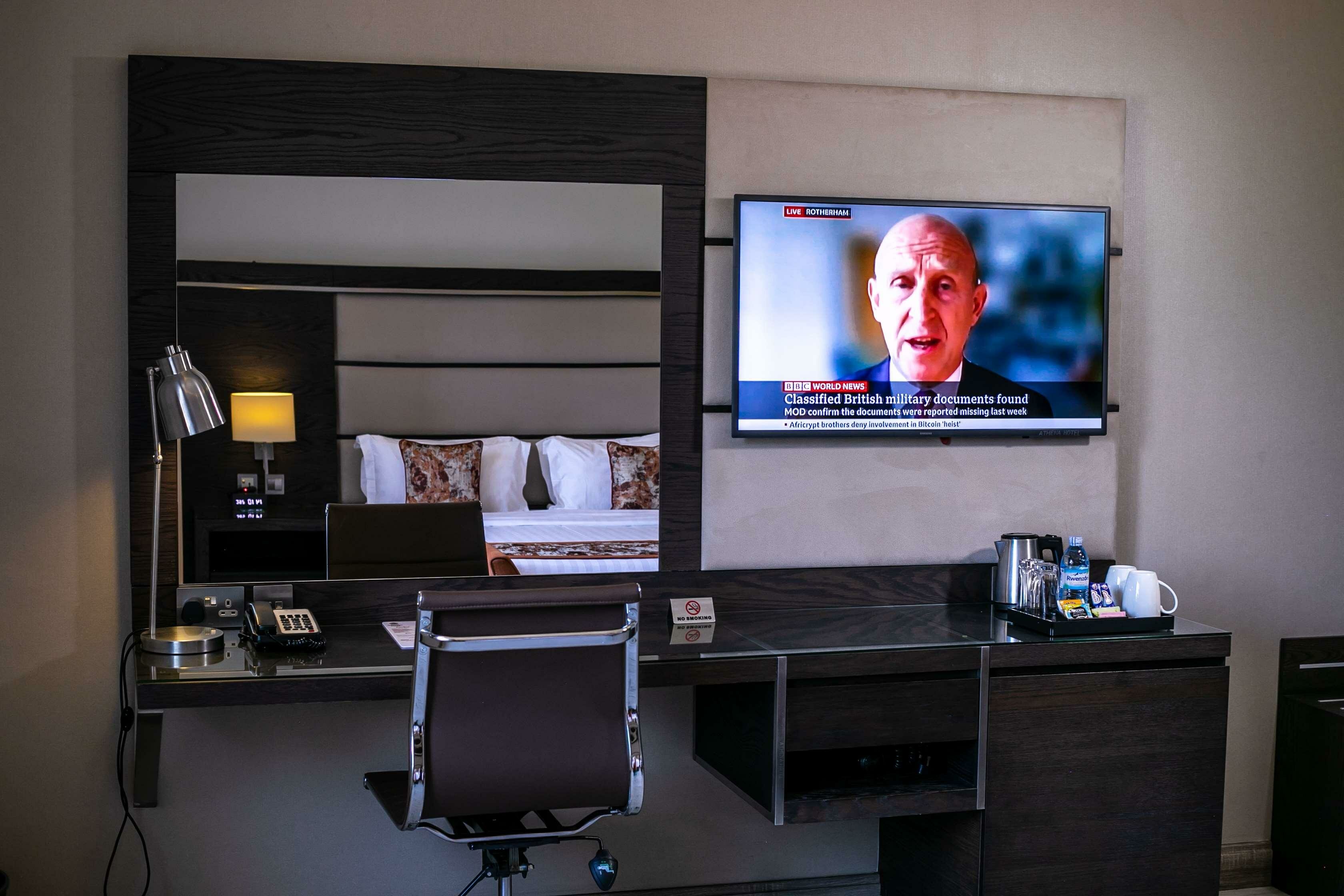 Фото Отель The Athena