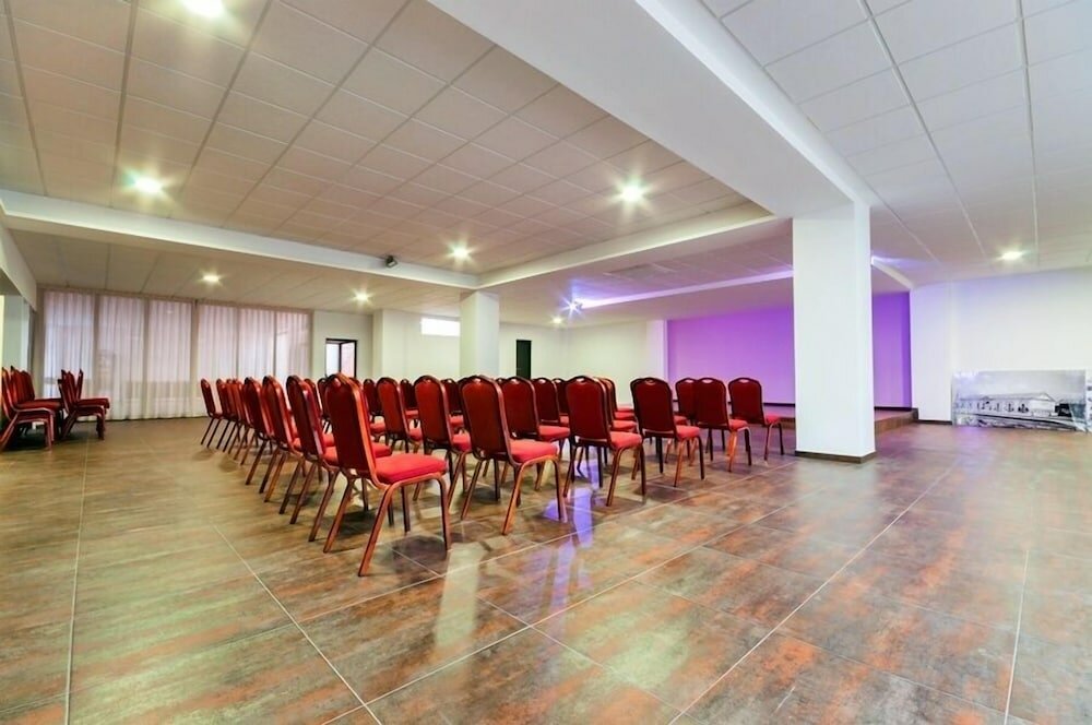 Фото Fontana Plaza