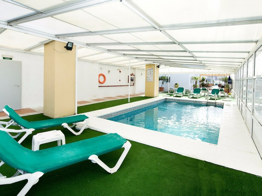 Фото Hotel Monarque El Rodeo