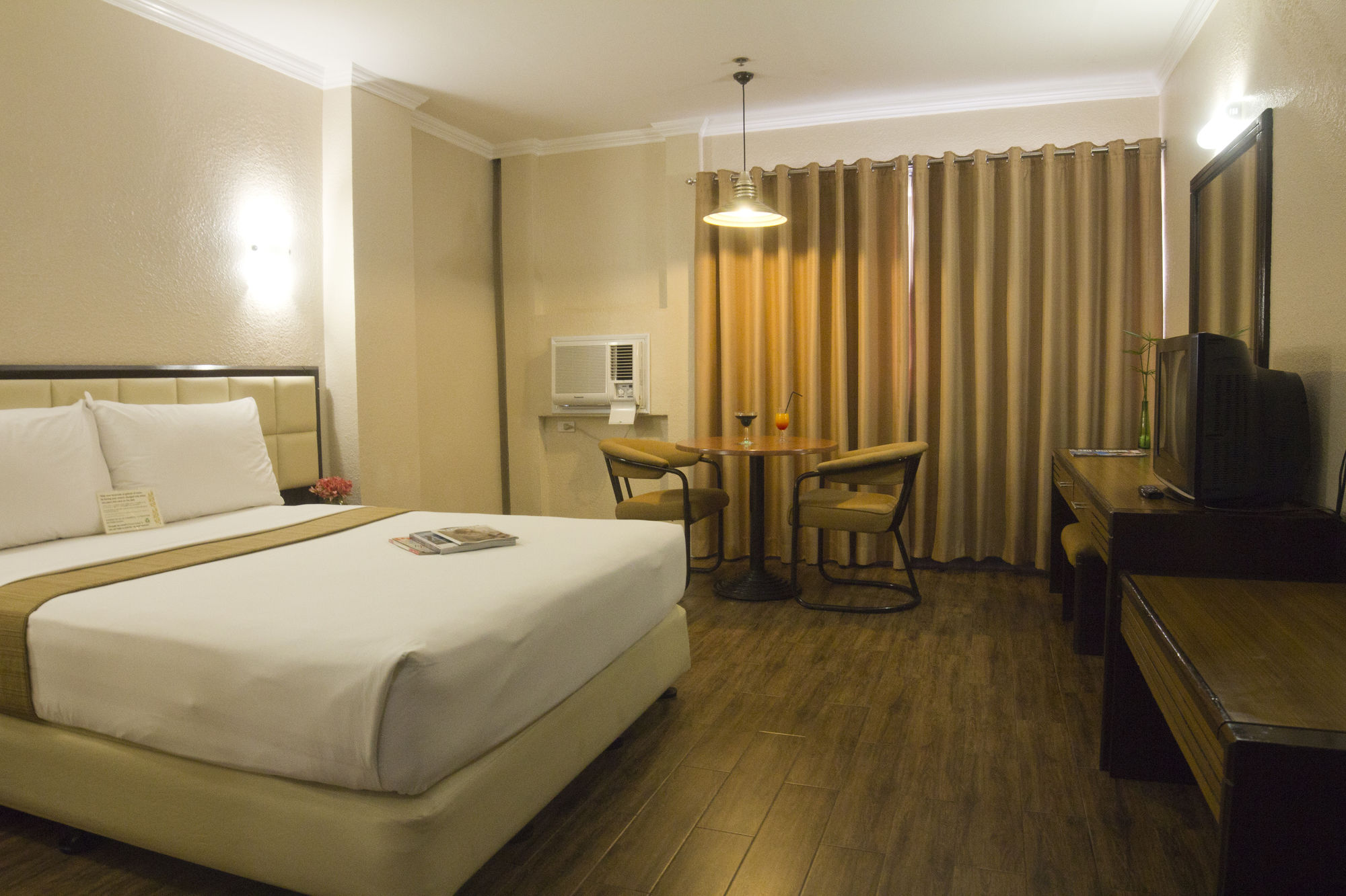 Фото Rothman Hotel