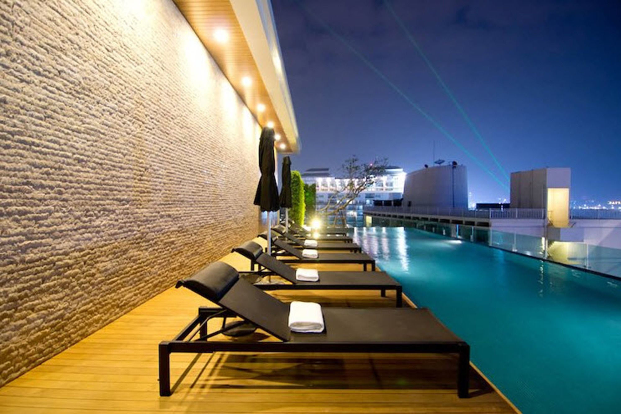 Фото Seven Zea Chic Hotel