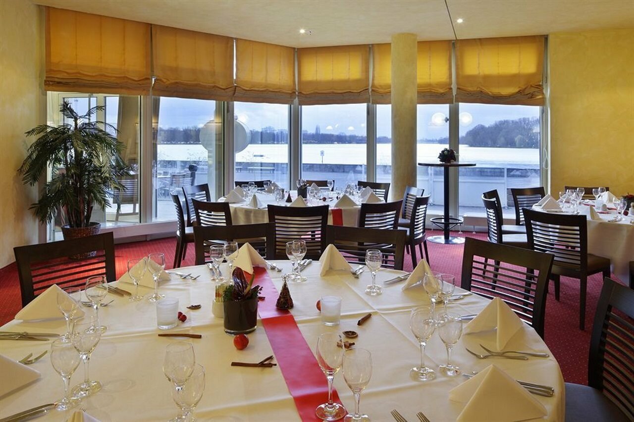 Фото Courtyard by Marriott Hannover Maschsee