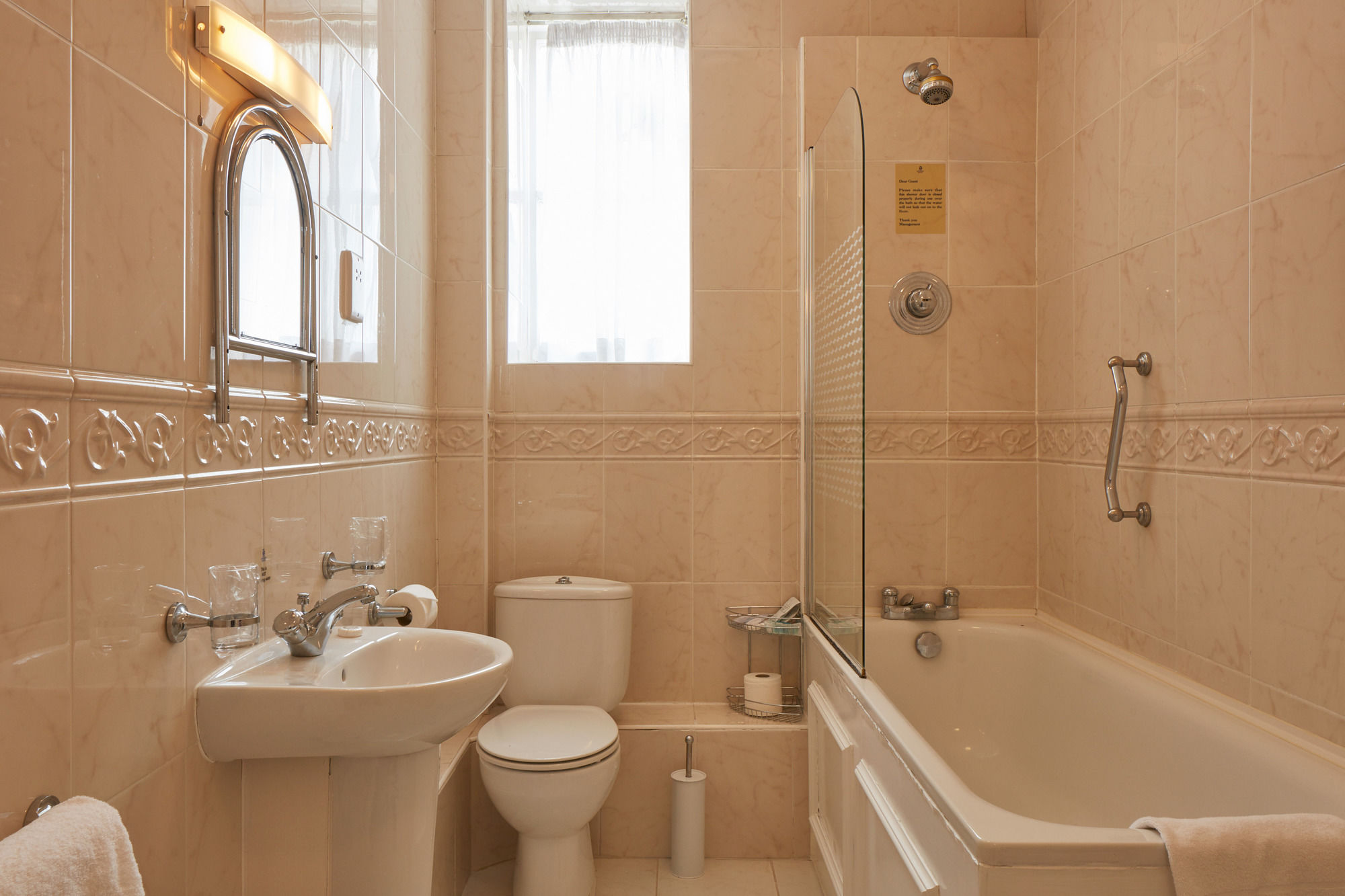 Фото The Diplomat Hotel