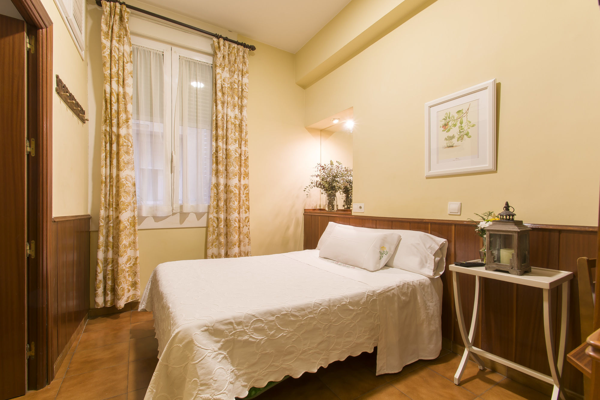 Фото Hostal La Vera