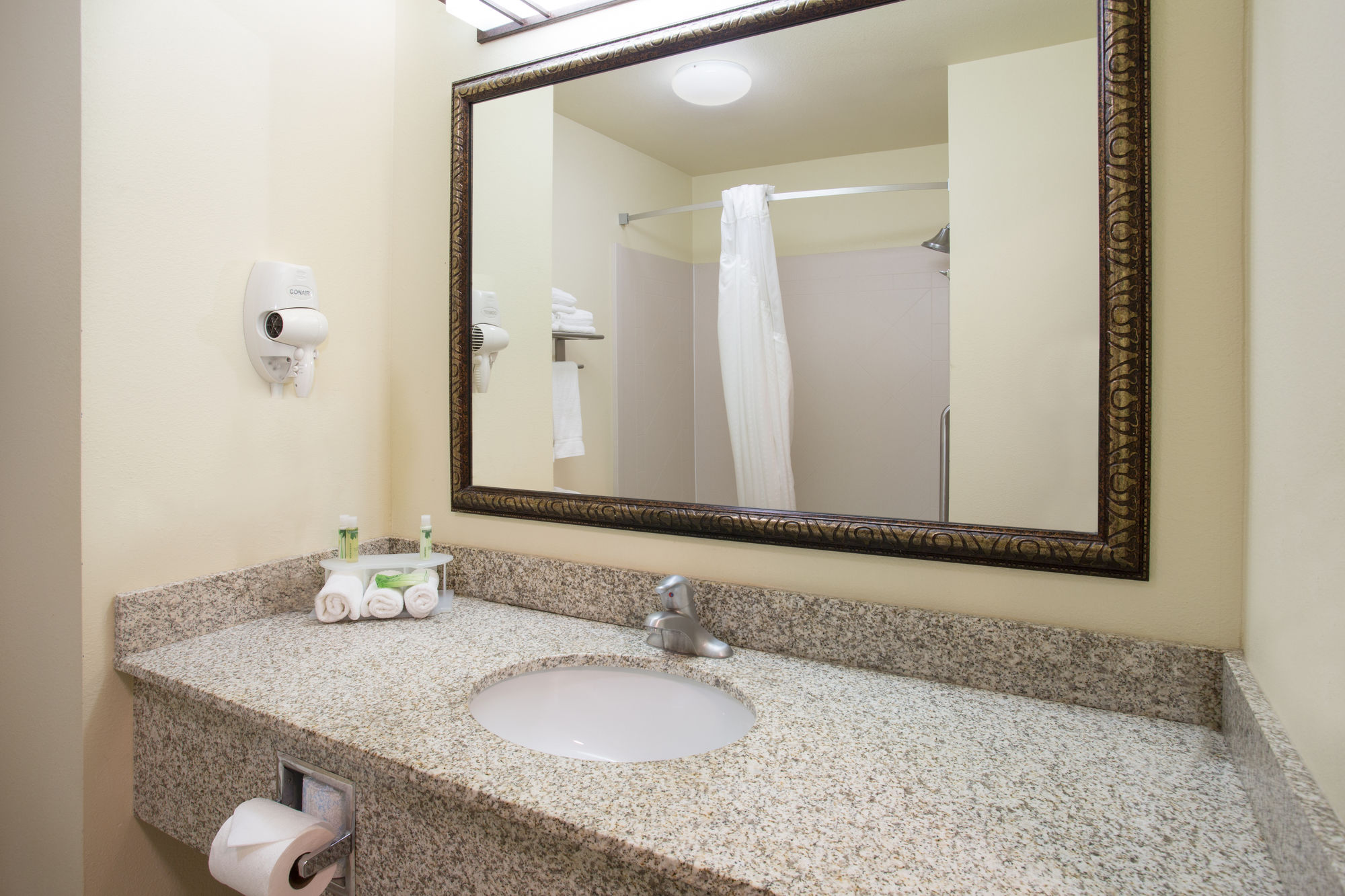Фото Holiday Inn Express Hotel & Suites Las Vegas, an Ihg Hotel