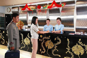 Гостиница Golden Crown Grand Hotel