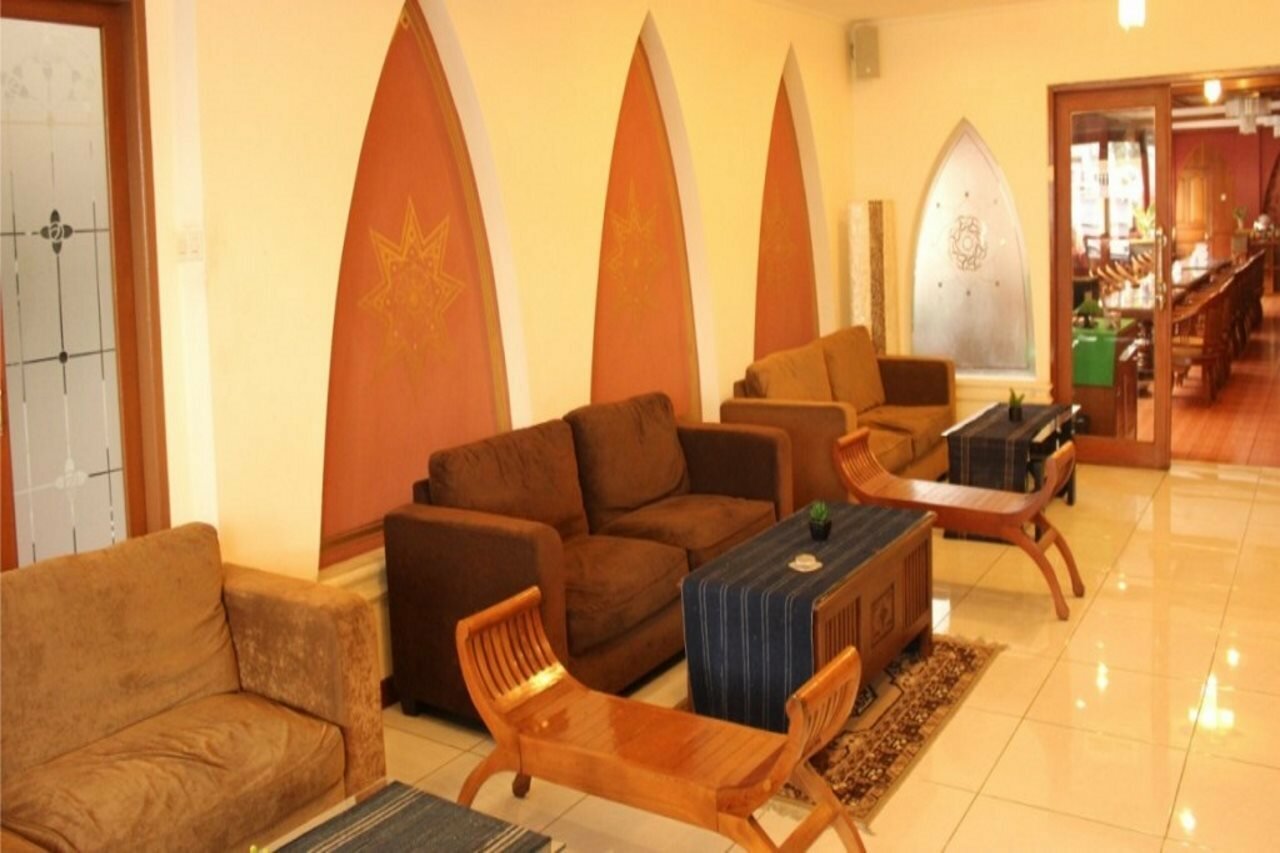 Фото Lingga Hotel