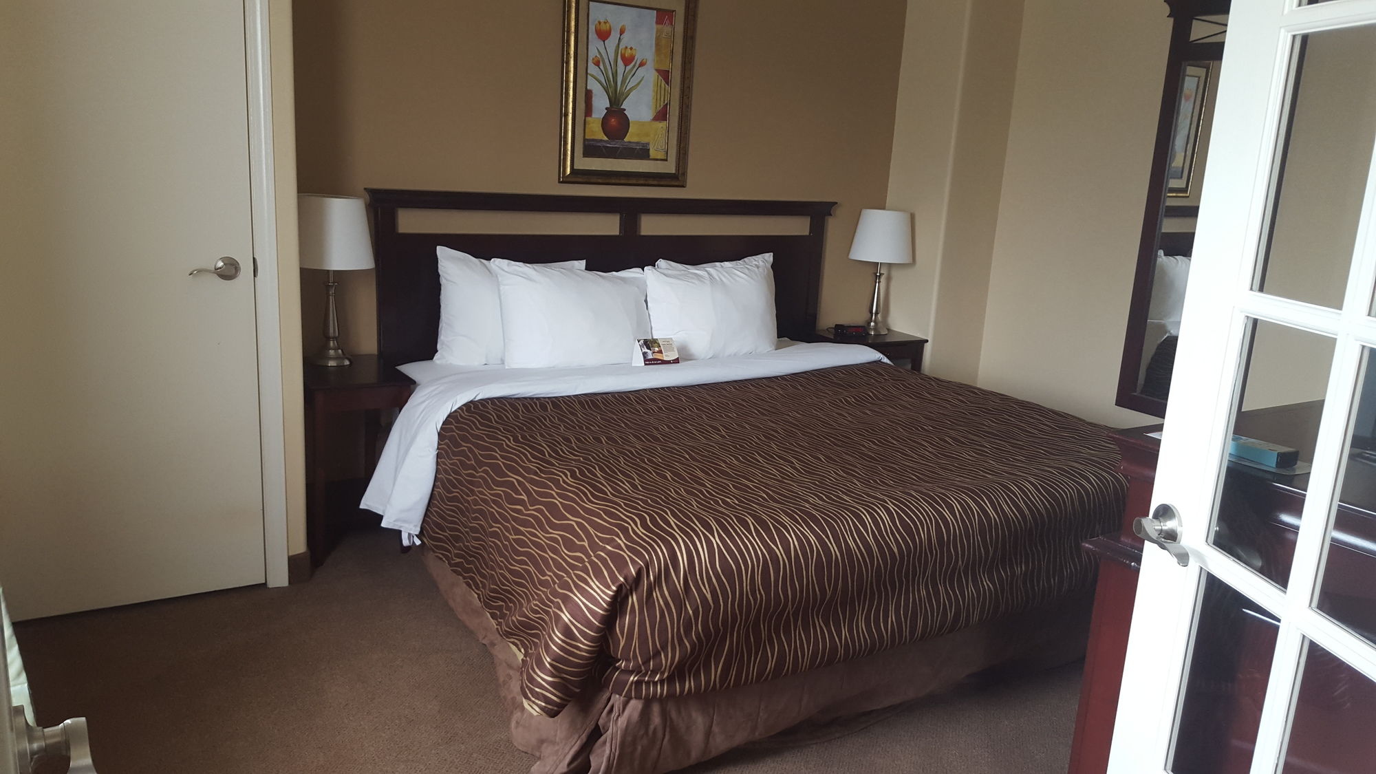 Фото Travelodge by Wyndham Regina