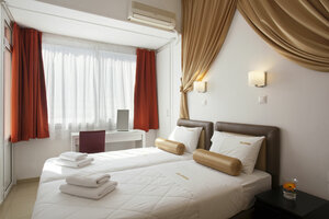 Гостиница Metropolis Hotel