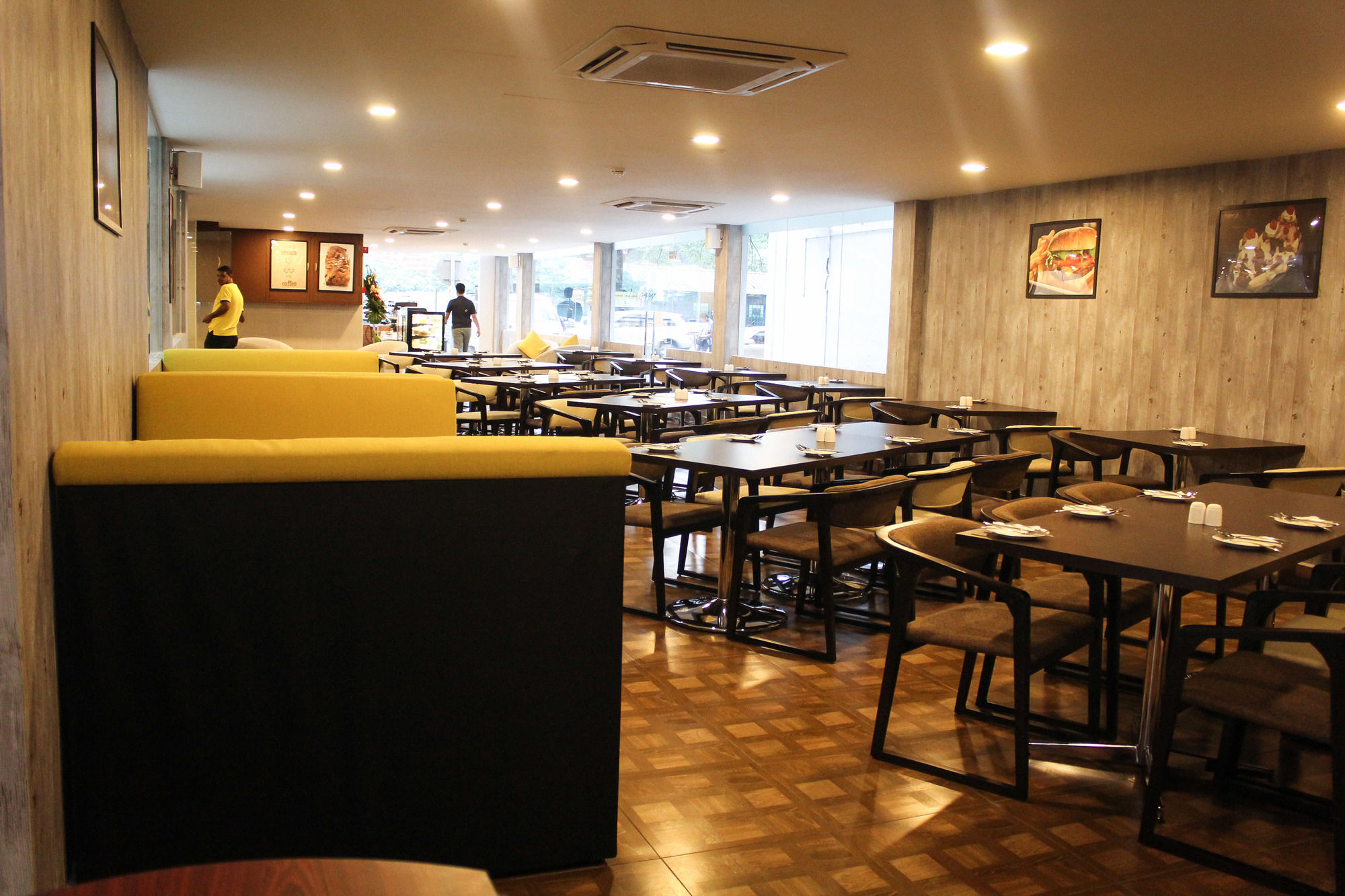 Фото Royce Hotel