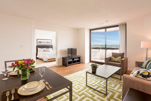 Апартаменты Oakwood Crystal City