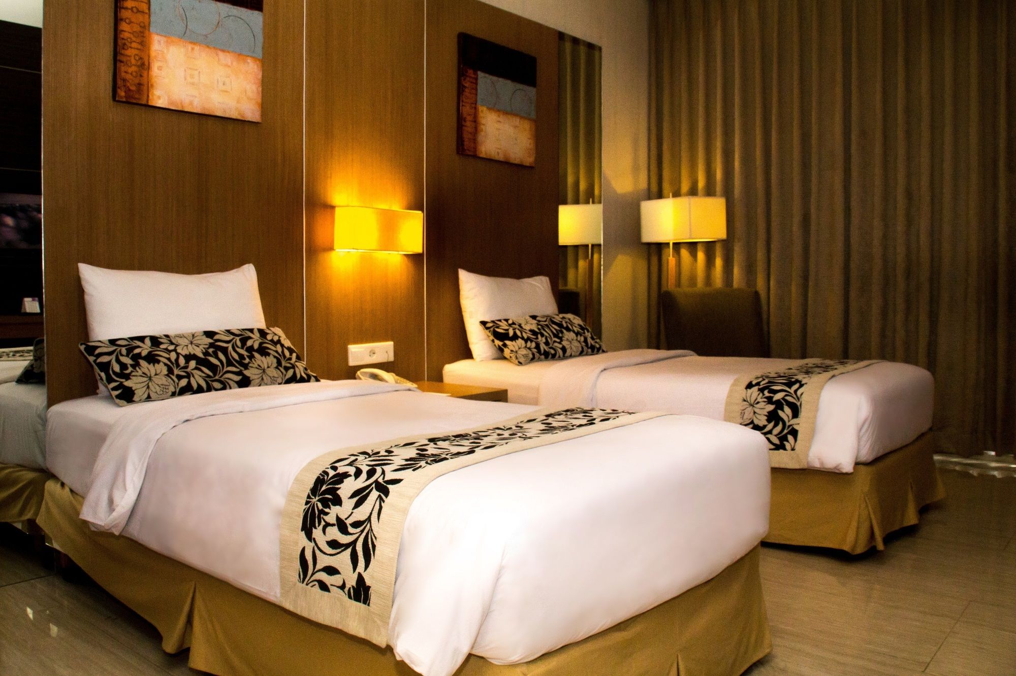 Фото Verona Palace Hotel Bandung