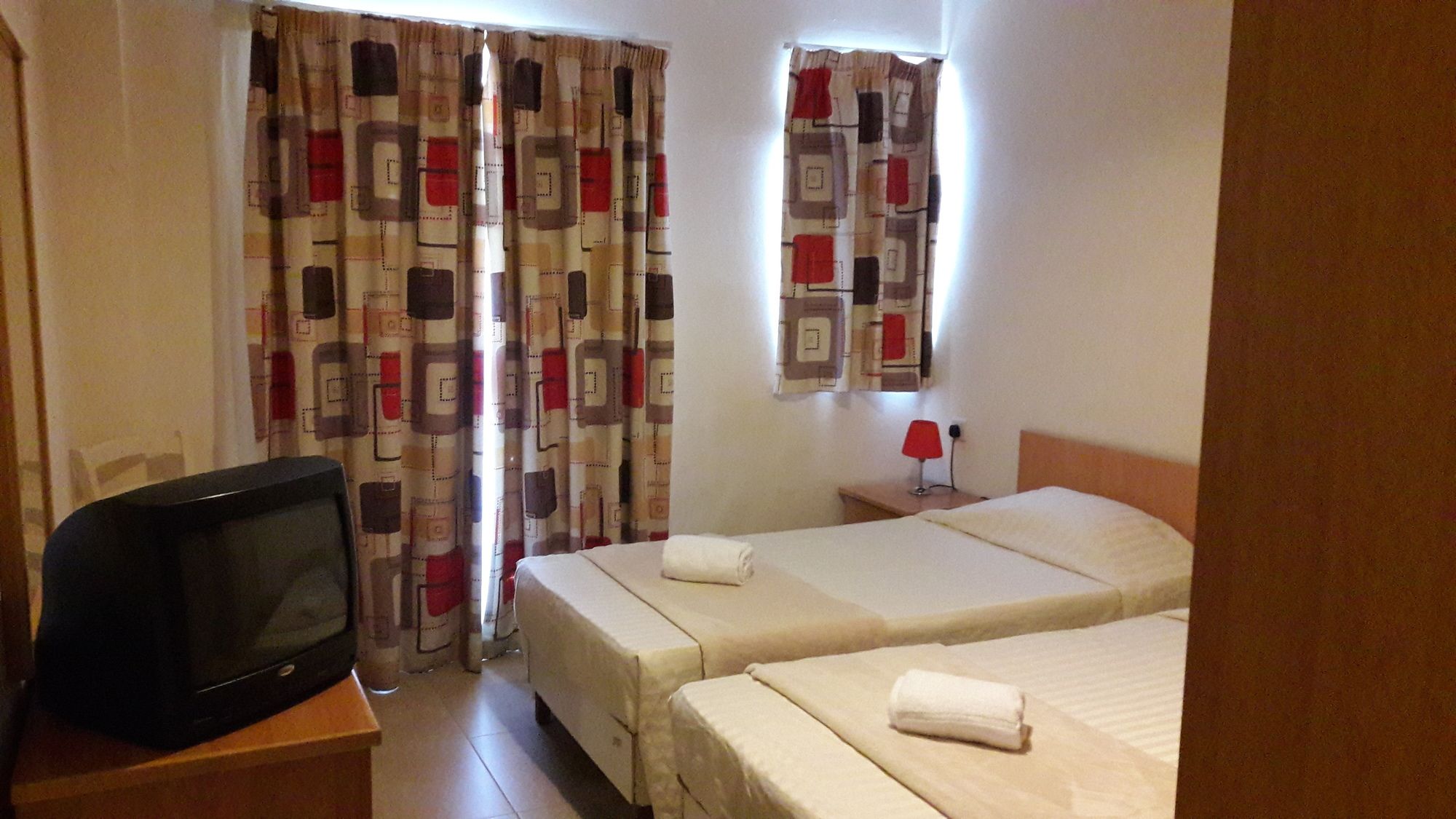 Фото Tropicana Hotel