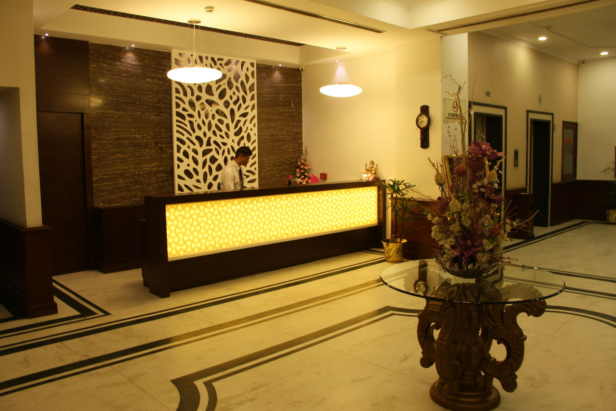 Фото отеля 1