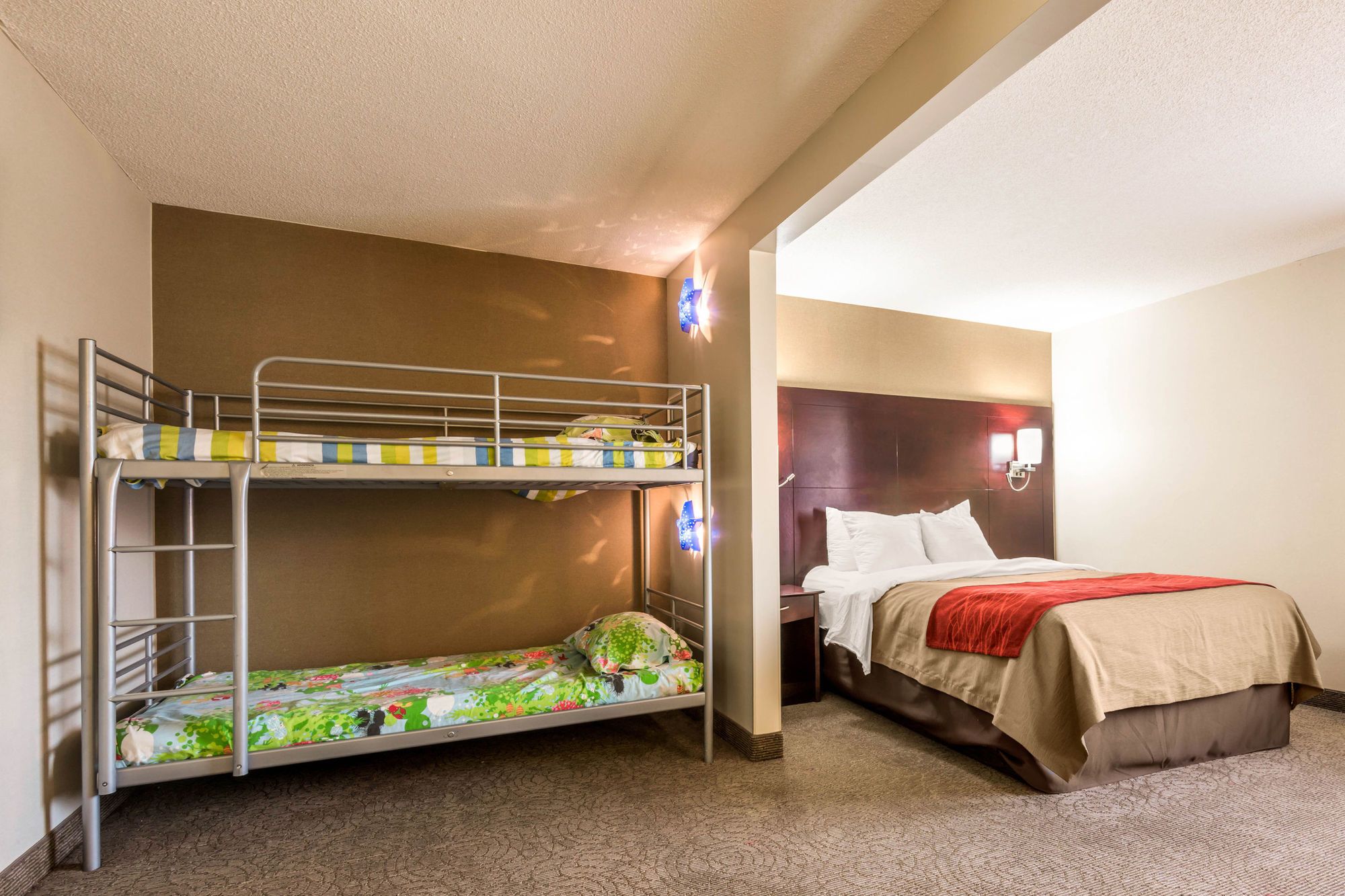 Фото Comfort Inn & Suites Barrie
