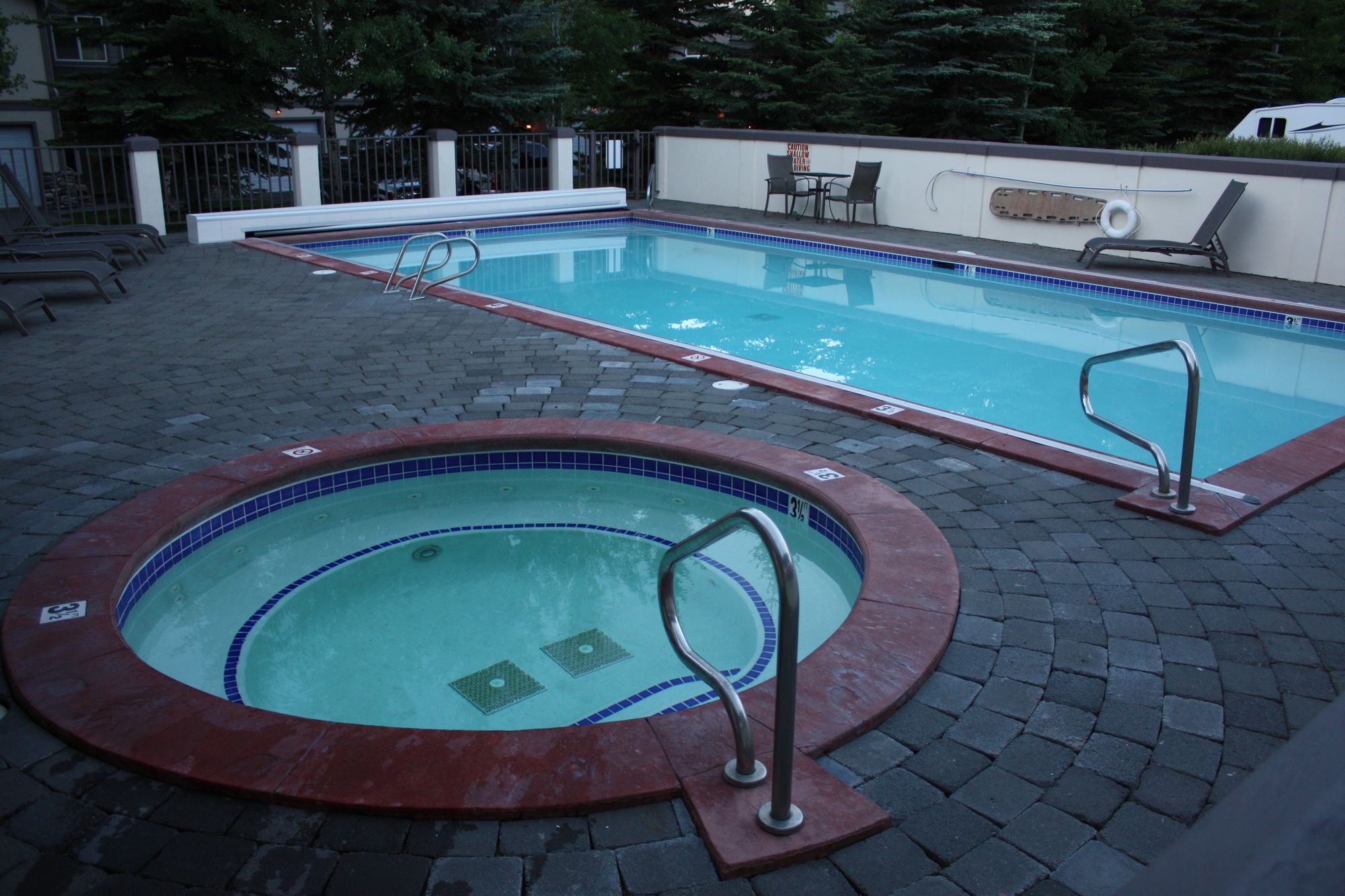 Фото Best Western Tyrolean Lodge