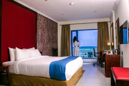 Гостиница Best Western + Atlantic Hotel в Такоради