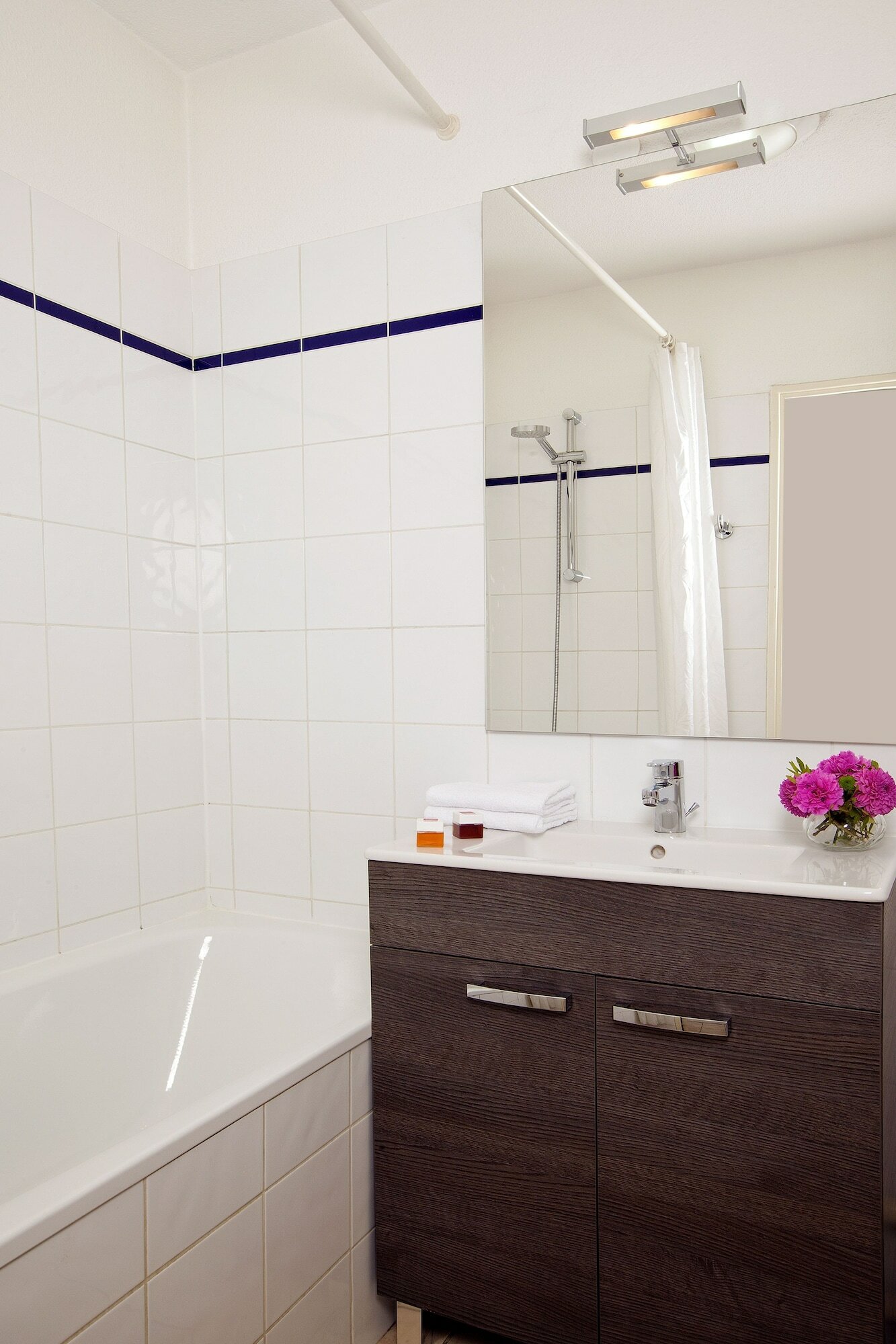 Фото Residhome Appart Hotel Lyon Gerland