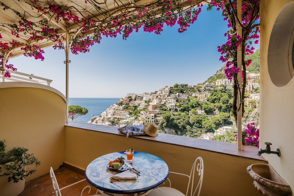 Фото Villa Mary Suites