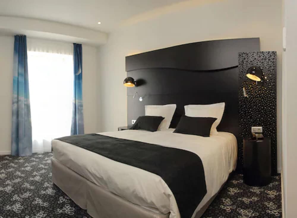 Фото Kyriad Prestige Perpignan Centre Del Mon