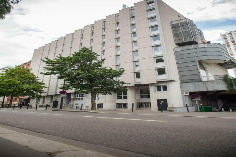 Хостел Auberge Jeunesse Hi Paris - Le d’Artagnan в Париже