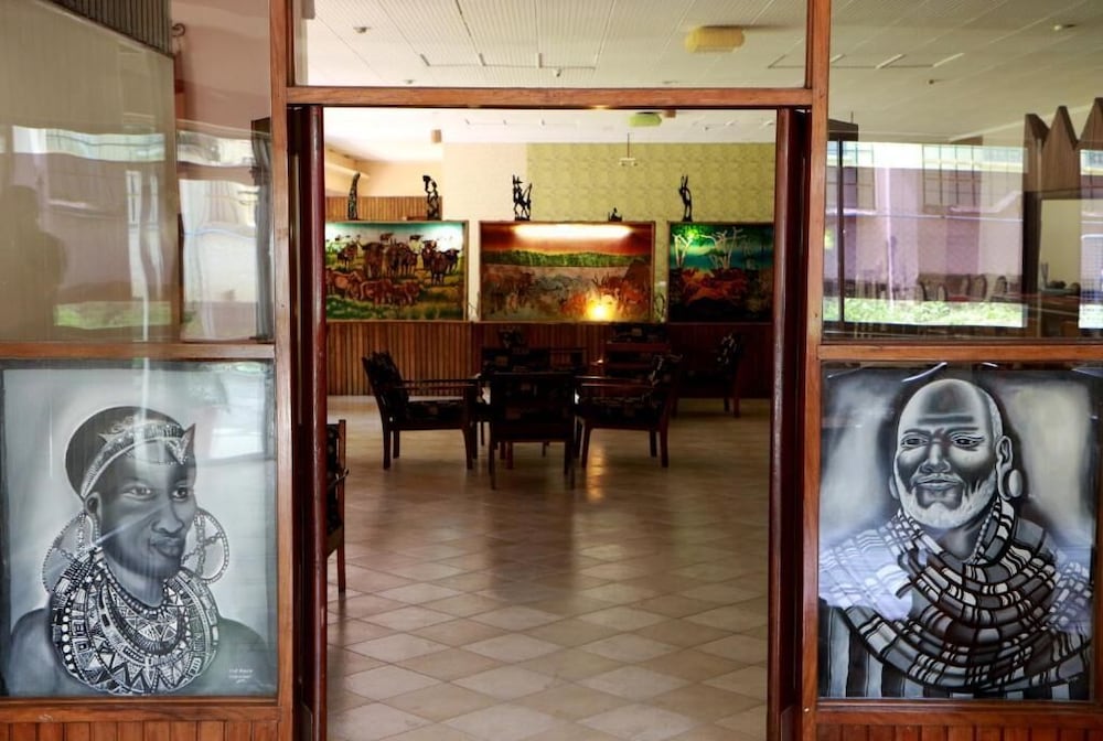 Фото The Equator Hotel