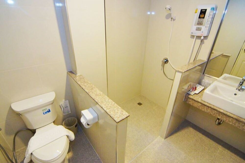 Фото The Coconut Hotel