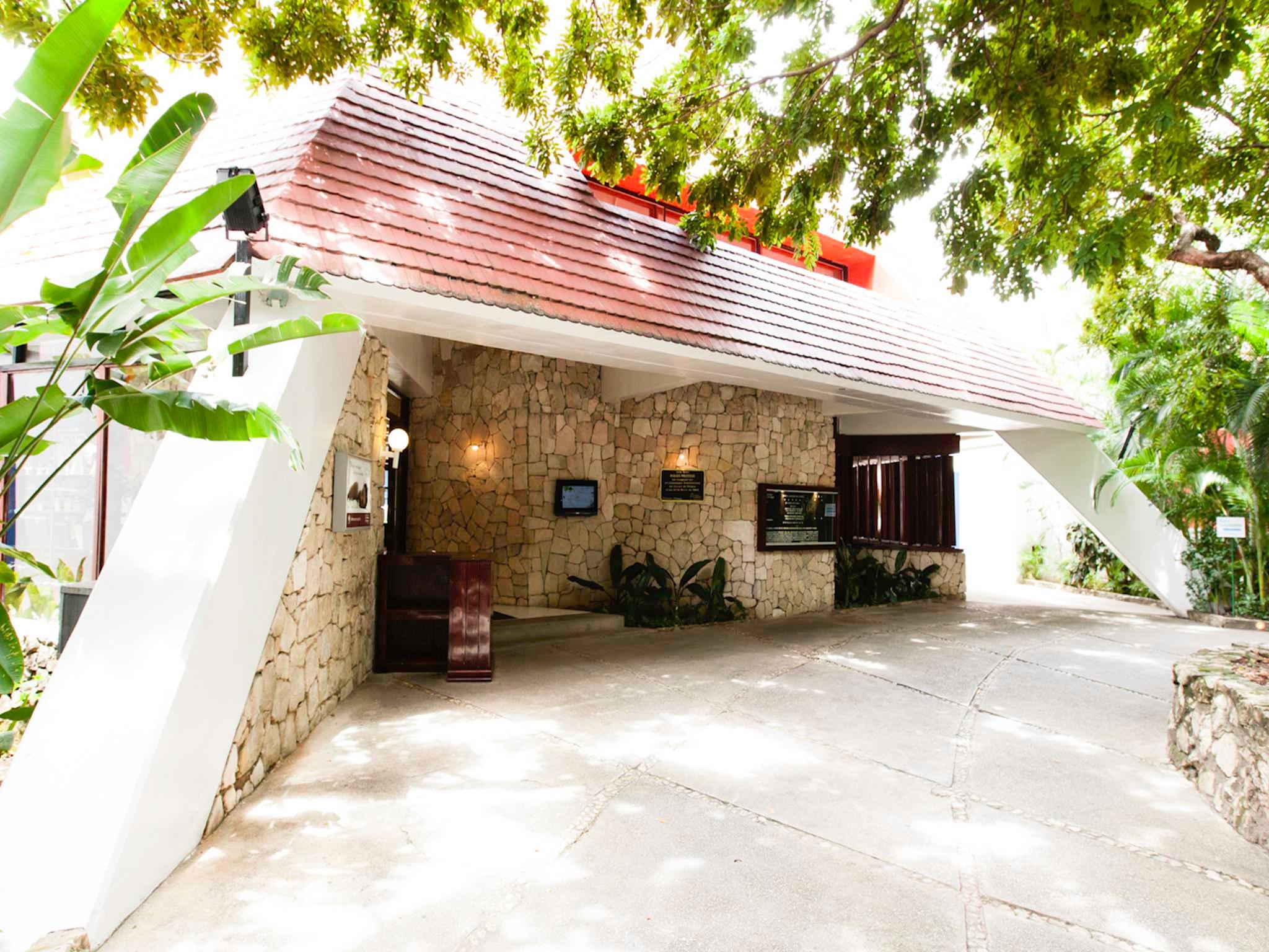 Фото отеля 2