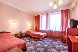 Otel Zhovtnevy (Dnipro, Yavornytskoho Street, 4А), hotel