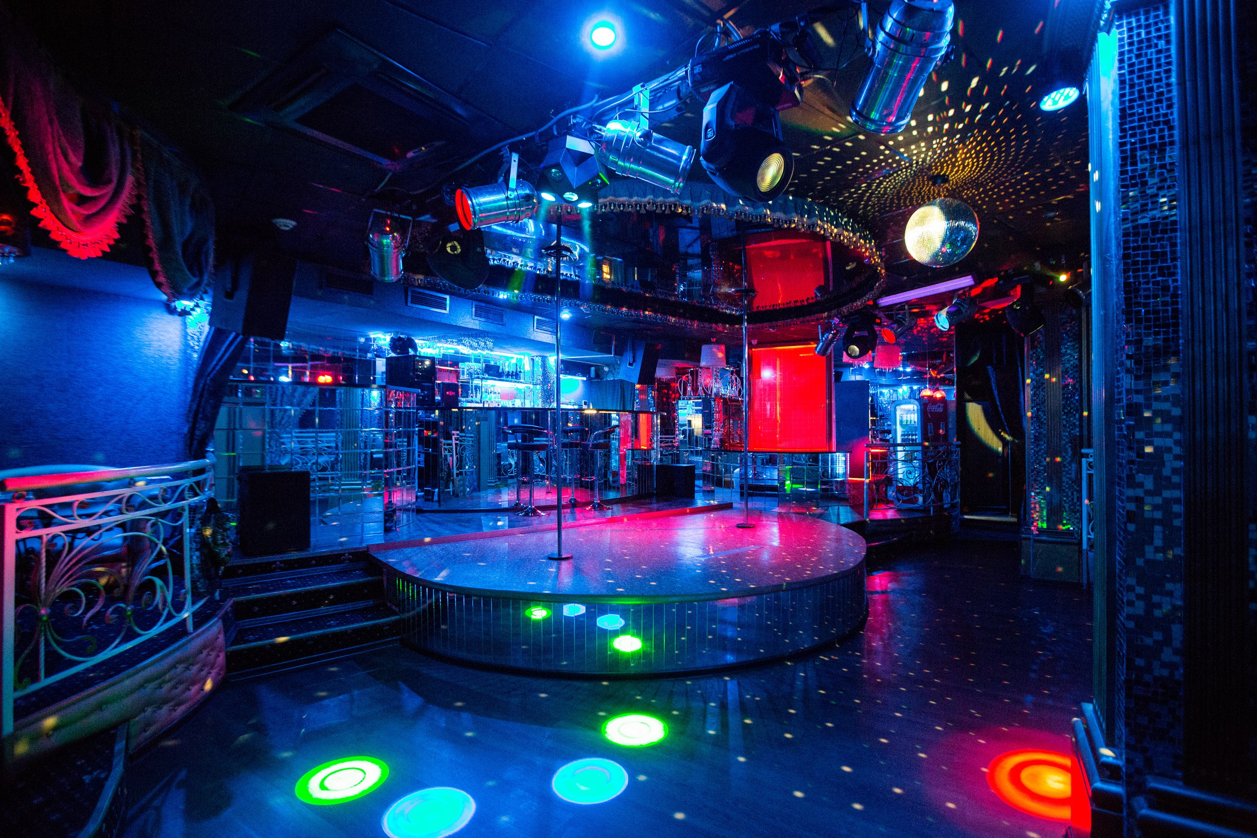 Клуб как выглядит фото Permanently closed: Men's club s'MASKA, nightclub, Republic of Tatarstan, Nabere