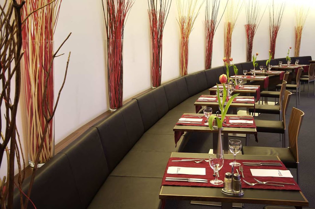 Фото Хилтон Гарден Инн Штутгарт Неккарпарк