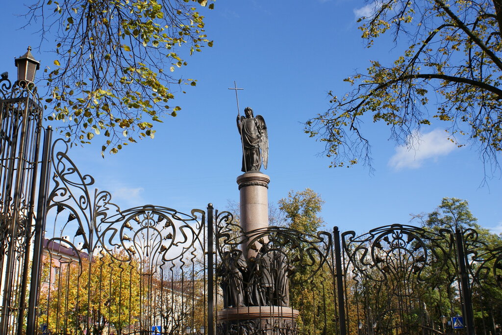 Wrought iron Zhar-ptitsa, Brest, photo