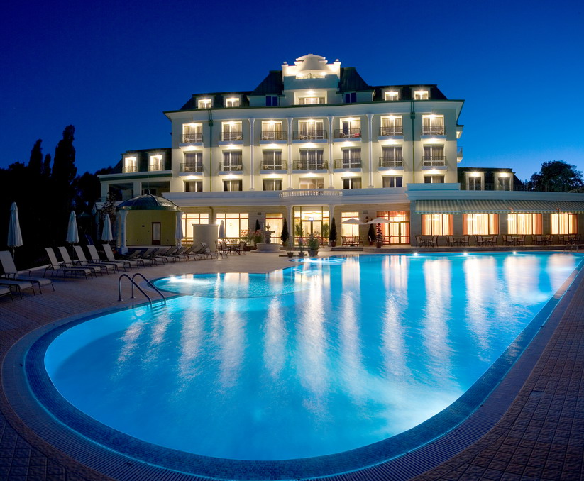 Фото отеля 1