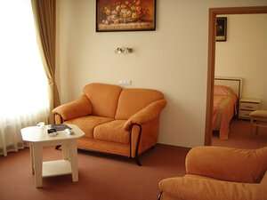 Chernoye more (Yevropeiska vulytsia, 45), hotel