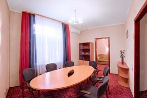 Oberig Hotel (Valeriia Lobanovskoho Avenue, 25/16), hotel