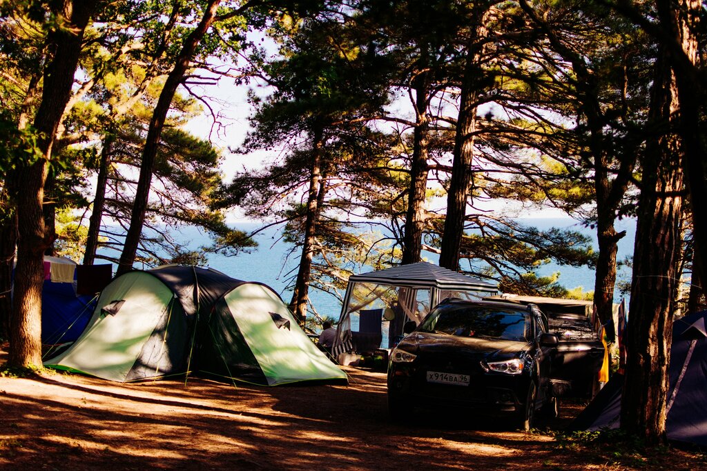 Палаточный лагерь у моря