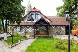 Gagarin ta Bokorash (Kyiv, Darnytskyi District, Tsentralna Street), restaurant