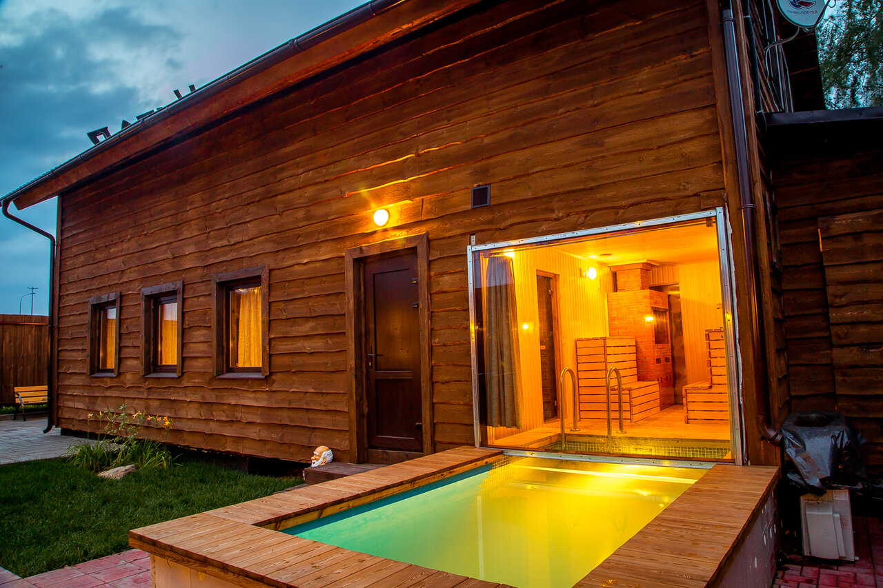 Дом с баней ручеек