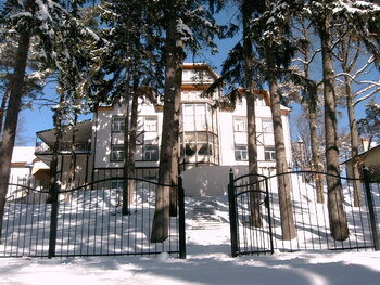 Внешний вид отеля Универсал в Светлогорске, фото 1