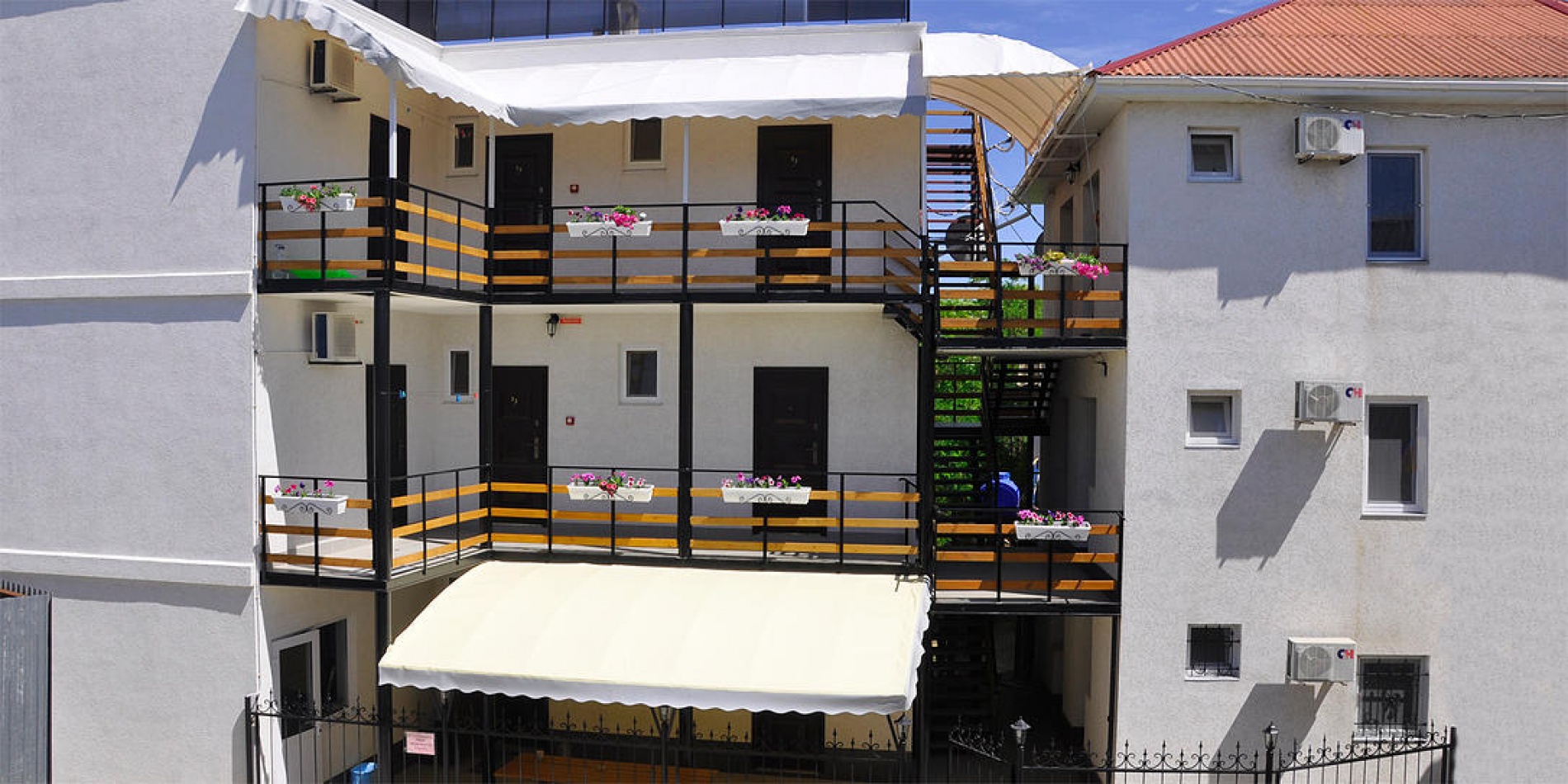 Фото отеля 2