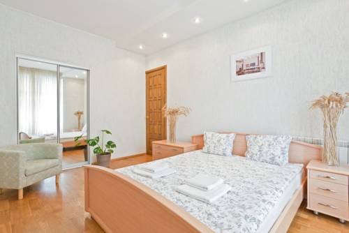 Фото Vip-kvartira Leningradskaya street 3