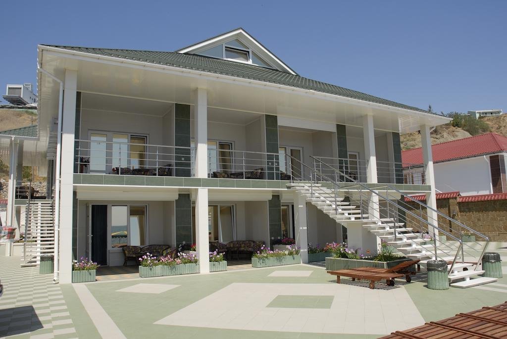 Фото Белый Грифон