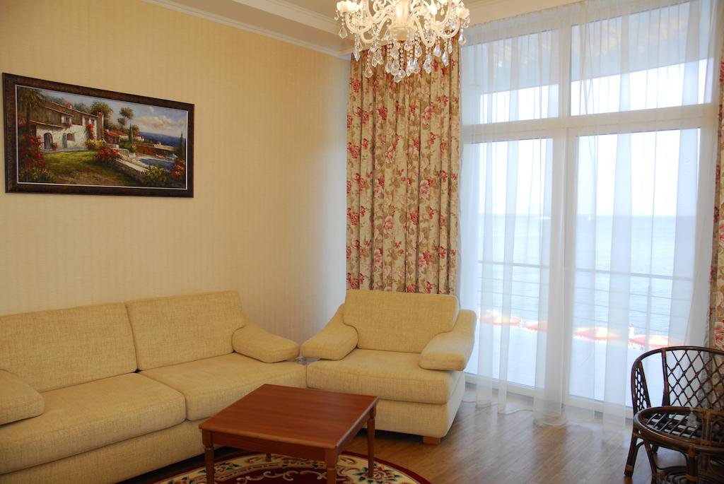 Фото Белый Грифон